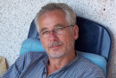 Dietmar Gnedt - Dietmar Gnedt wurde 1957 in Steyr geboren, er lebt in Petzenkirchen, in Niederösterreich und ist Schriftsteller, Bibliothekar und Sozialpädagoge.